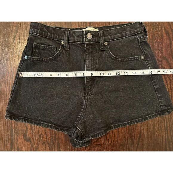 Universal Thread Black Denim 90s Cutoff Shorts Size 6 - Picture 8 of 10